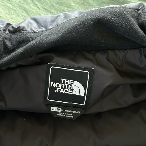 North face puffer vest - Picture 3 of 4